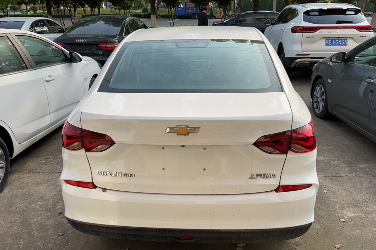 雪佛兰 科鲁泽 2022款 320 自动悦享天窗版车身外观6004