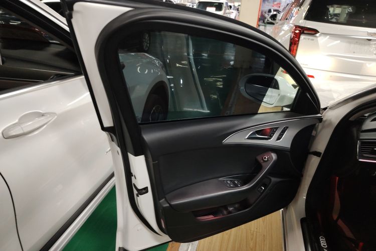 奥迪A6L 2016款 45 TFSI quattro 运动型中控内饰7007