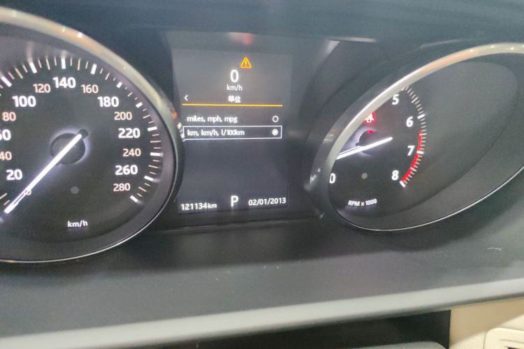 路虎 揽胜运动版 2015款 3.0 SC V6 HSE中控内饰15