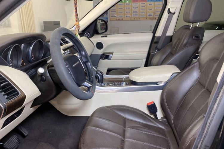 路虎 揽胜运动版 2015款 3.0 SC V6 HSE中控内饰7002