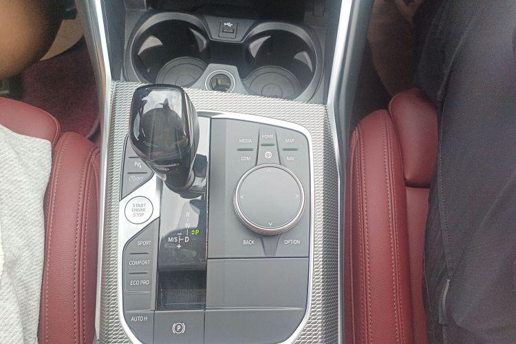 宝马3系 2022款 325Li M运动曜夜套装中控内饰18