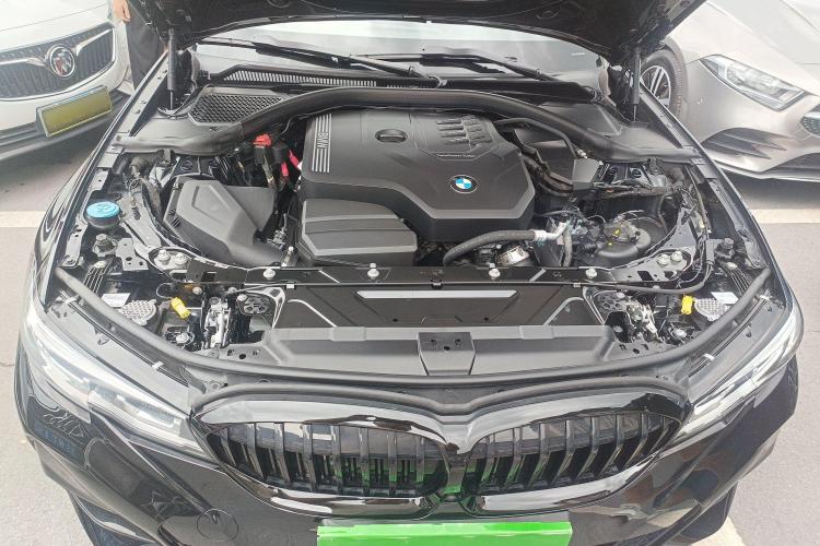 宝马3系 2022款 325Li M运动曜夜套装机舱底盘24