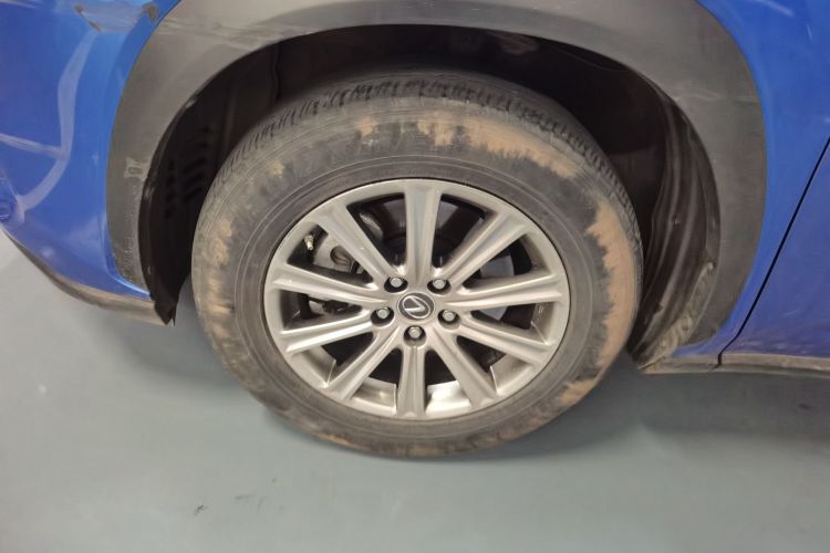 雷克萨斯NX 2018款 200 全驱 锋尚版 国VI车身外观35