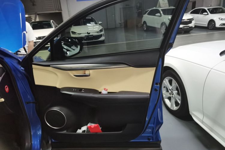 雷克萨斯NX 2018款 200 全驱 锋尚版 国VI中控内饰42