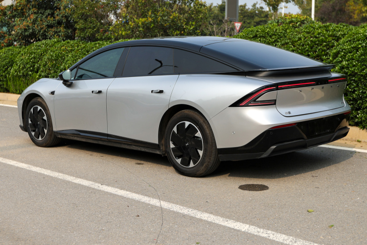 小鹏P7+ 2024款 超长续航 Max车身外观5