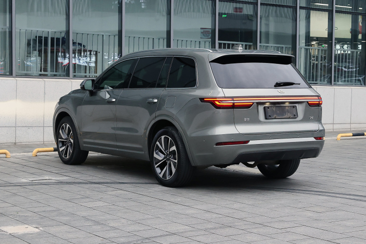 理想汽车 理想ONE 2021款 增程6座版车身外观5