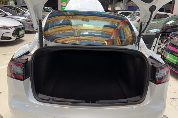 特斯拉 Model 3 2022款 后轮驱动版机舱底盘23