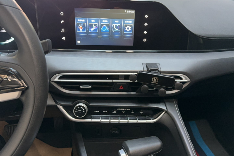 长安 逸动 2022款 PLUS 1.6L GDI CVT精英型中控内饰16