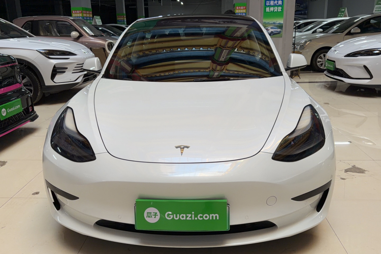 特斯拉 Model 3 2022款 后轮驱动版车身外观2