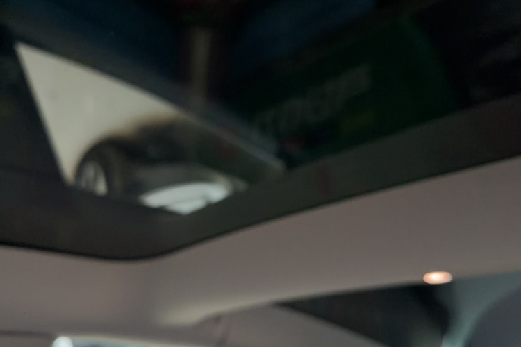 特斯拉 Model 3 2022款 后轮驱动版中控内饰22