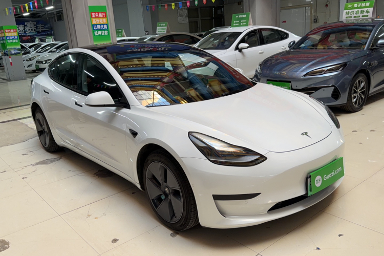 特斯拉 Model 3 2022款 后轮驱动版车身外观3