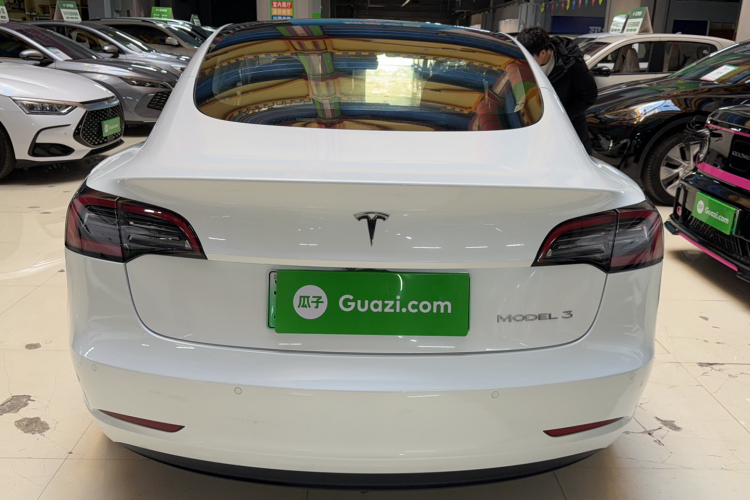 特斯拉 Model 3 2022款 后轮驱动版车身外观6