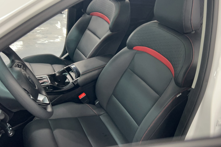 名爵 MG5 2023款 180DVVT CVT风尚版局部细节19