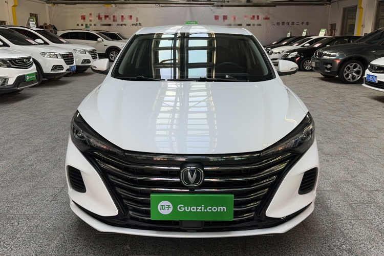 长安 逸动 2022款 PLUS 1.6L GDI CVT精英型车身外观2