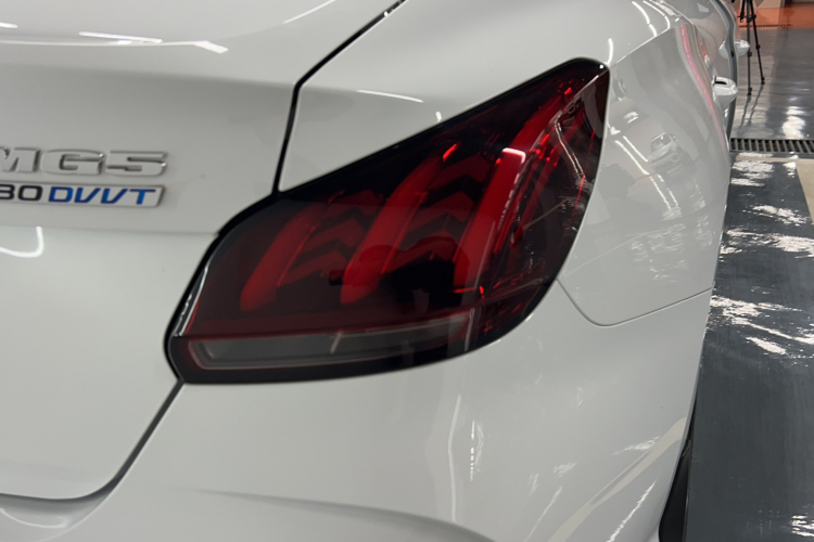 名爵 MG5 2023款 180DVVT CVT风尚版车身外观6007