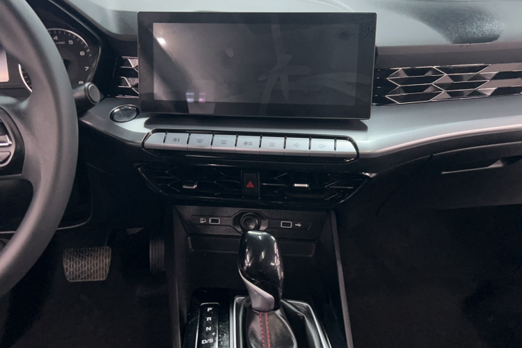 名爵 MG5 2023款 180DVVT CVT风尚版局部细节16