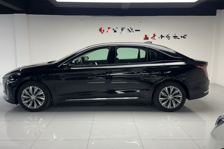 红旗E-QM5 2022款 431km 充电乐享版车身外观6004