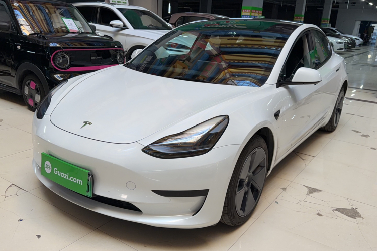 特斯拉 Model 3 2022款 后轮驱动版车身外观1