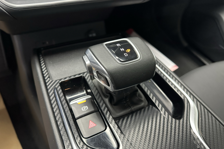 红旗E-QM5 2022款 431km 充电乐享版局部细节18