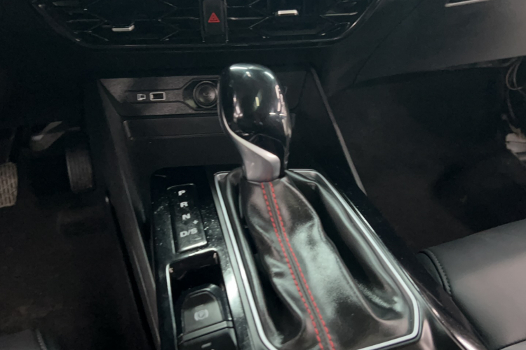 名爵 MG5 2023款 180DVVT CVT风尚版局部细节18