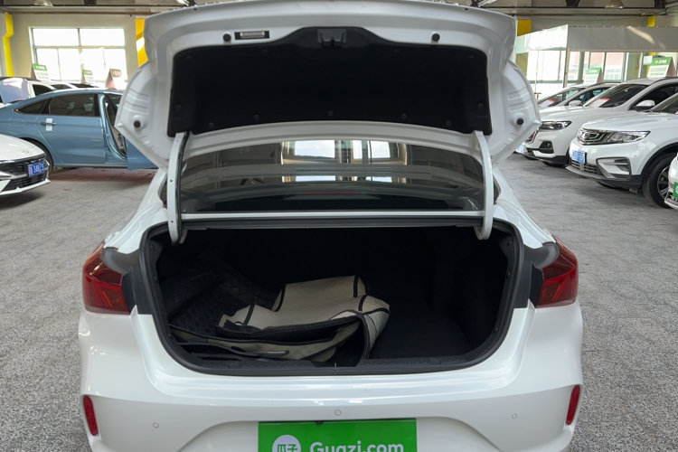 长安 逸动 2022款 PLUS 1.6L GDI CVT精英型机舱底盘23