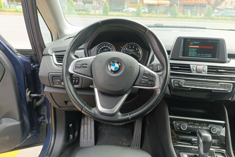 宝马2系旅行车 2018款 218i 尊享型运动套装局部细节13