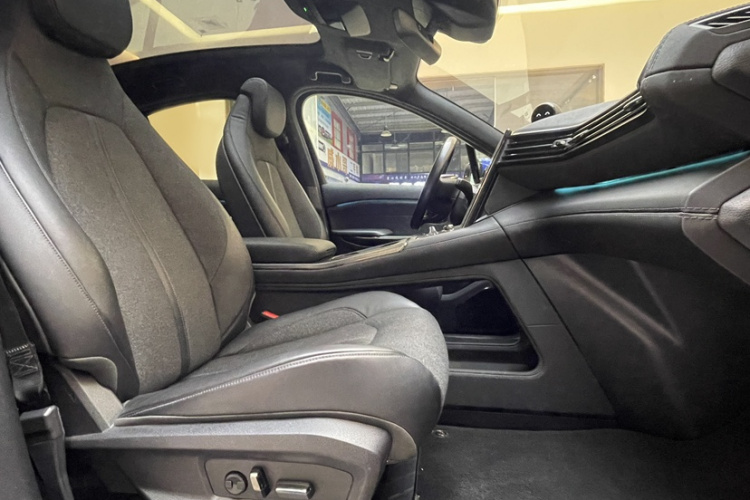蔚来EC6 2020款 440KM 性能版中控内饰7002