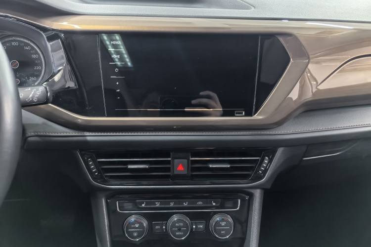 大众 途岳 2019款 280TSI 两驱豪华版 国V中控内饰7004
