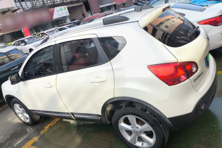 日产 逍客 2015款 2.0XL 酷火 CVT 2WD车身外观4