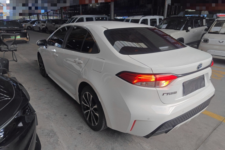 丰田 雷凌 2022款 双擎 1.8H E-CVT运动版车身外观6003