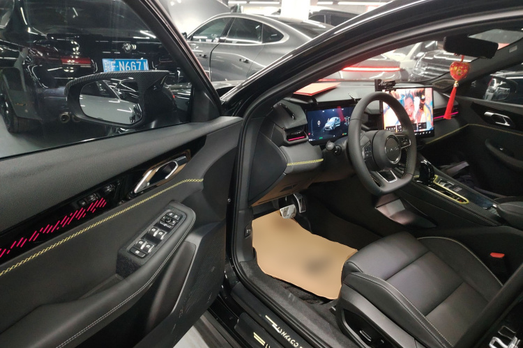 领克03 2025款 1.5TD DCT冠军版Pro中控内饰20