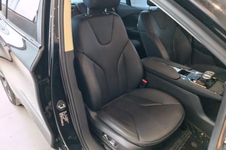 红旗E-QM5 2023款 改款 基础出行版局部细节41