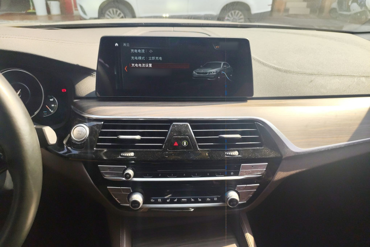 宝马5系新能源 2019款 530Le 豪华套装局部细节16