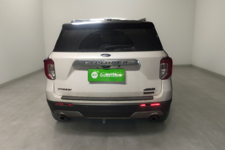 福特 探险者 2020款 EcoBoost 285 四驱风尚版 6座车身外观6