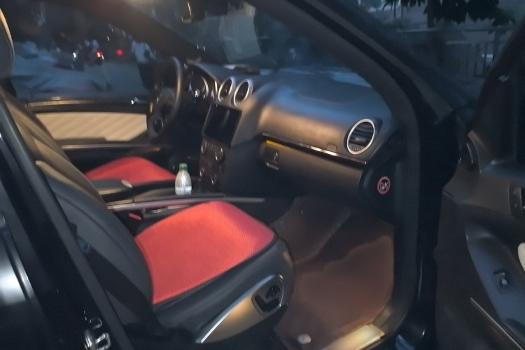 奔驰GL级 2011款 GL 450 尊贵型 Grand Edition局部细节9005