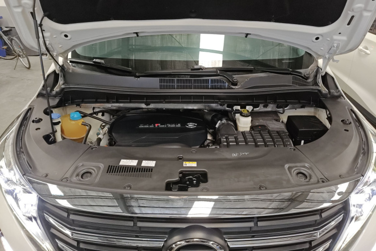 广汽传祺 传祺M8 2021款 领秀系列 390T 尊贵版机舱底盘24