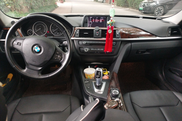 宝马3系 2013款 320Li 时尚型中控内饰7002