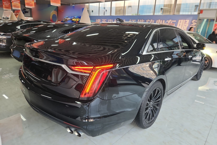 凯迪拉克CT6 2019款 28T 豪华型车身外观7