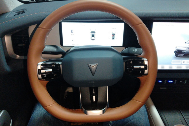 深蓝汽车 深蓝G318 2024款 两驱空悬版中控内饰13