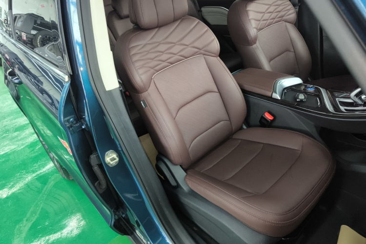 吉利汽车 嘉际新能源 2022款 1.5TD PHEV 白金舒适型局部细节41