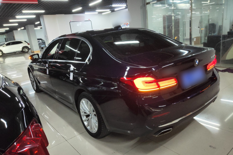 宝马5系 2022款 改款 525Li 豪华套装车身外观6003