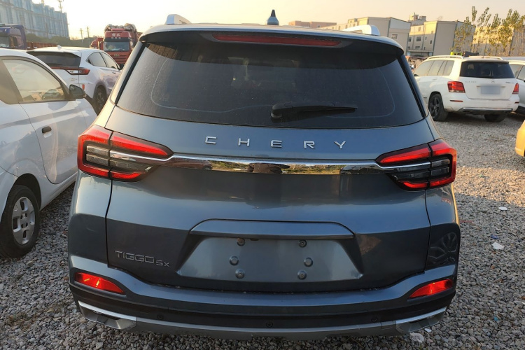 奇瑞 瑞虎5x 2020款 1.5L CVT时尚版车身外观6