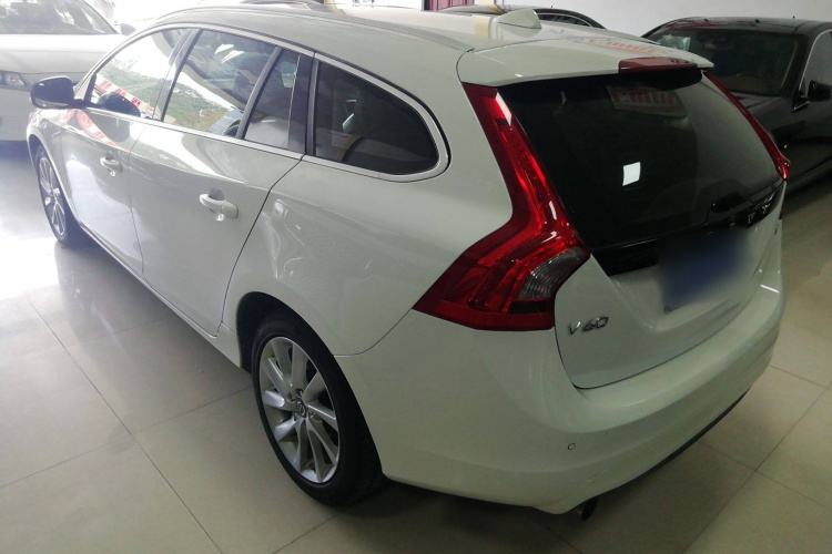 沃尔沃V60 2014款 T5 智逸版车身外观4