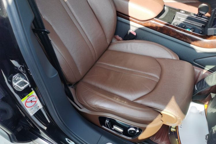 奥迪A8 2013款 A8L 45 TFSI quattro舒适型局部细节41