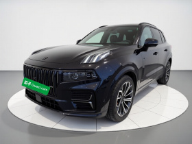 领克09 EM-P 2024款 2.0TD EM-P 四驱HALO 六座