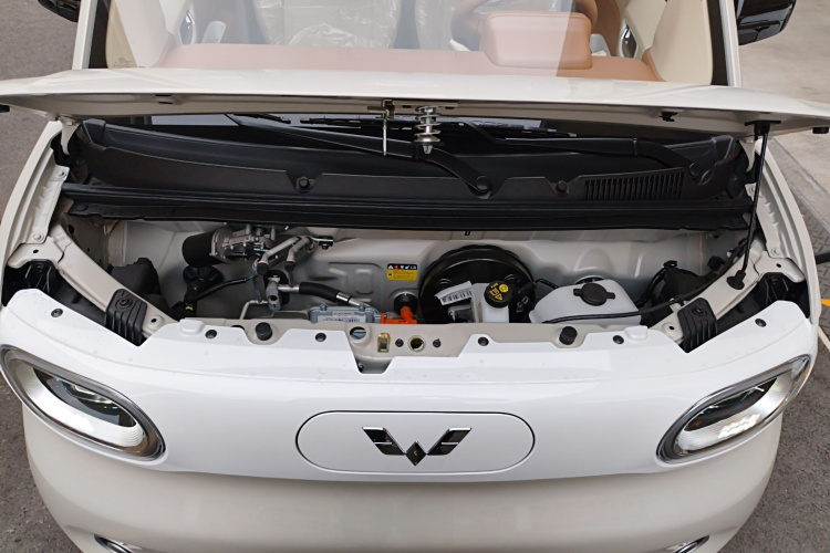 五菱汽车 宏光MINIEV 2024款 第三代 215km 青春版机舱底盘24