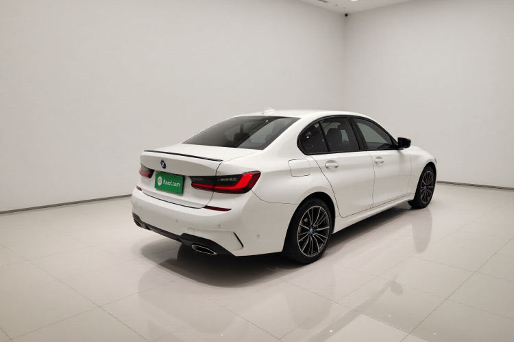 宝马3系 2022款 改款 325i M运动曜夜套装车身外观7