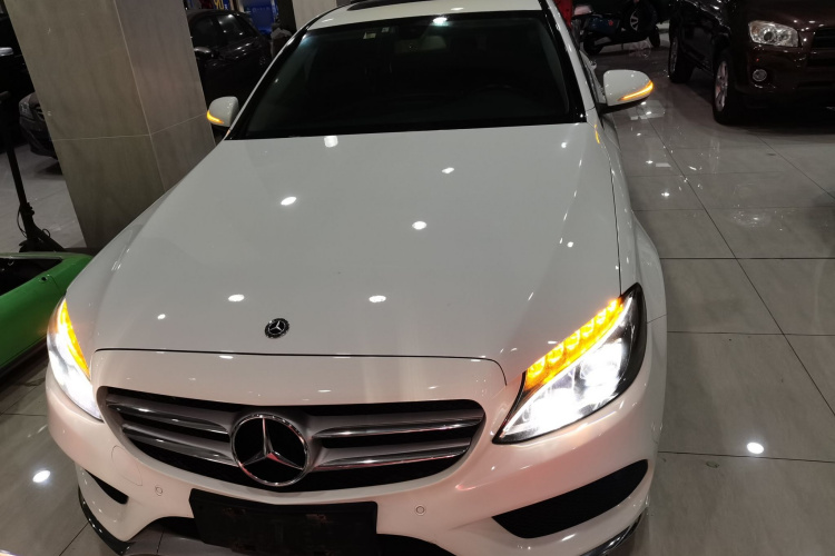 奔驰C级 2018款 C 180 L 时尚型运动版车身外观2