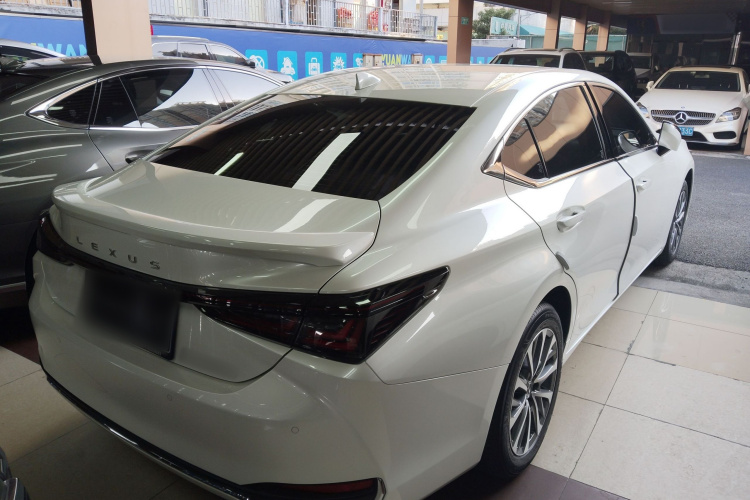 雷克萨斯ES 2025款 300h 臻享版车身外观7