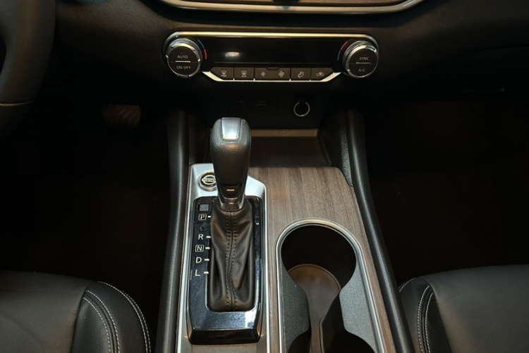 日产 天籁 2021款 2.0L XL 舒适版中控内饰7004